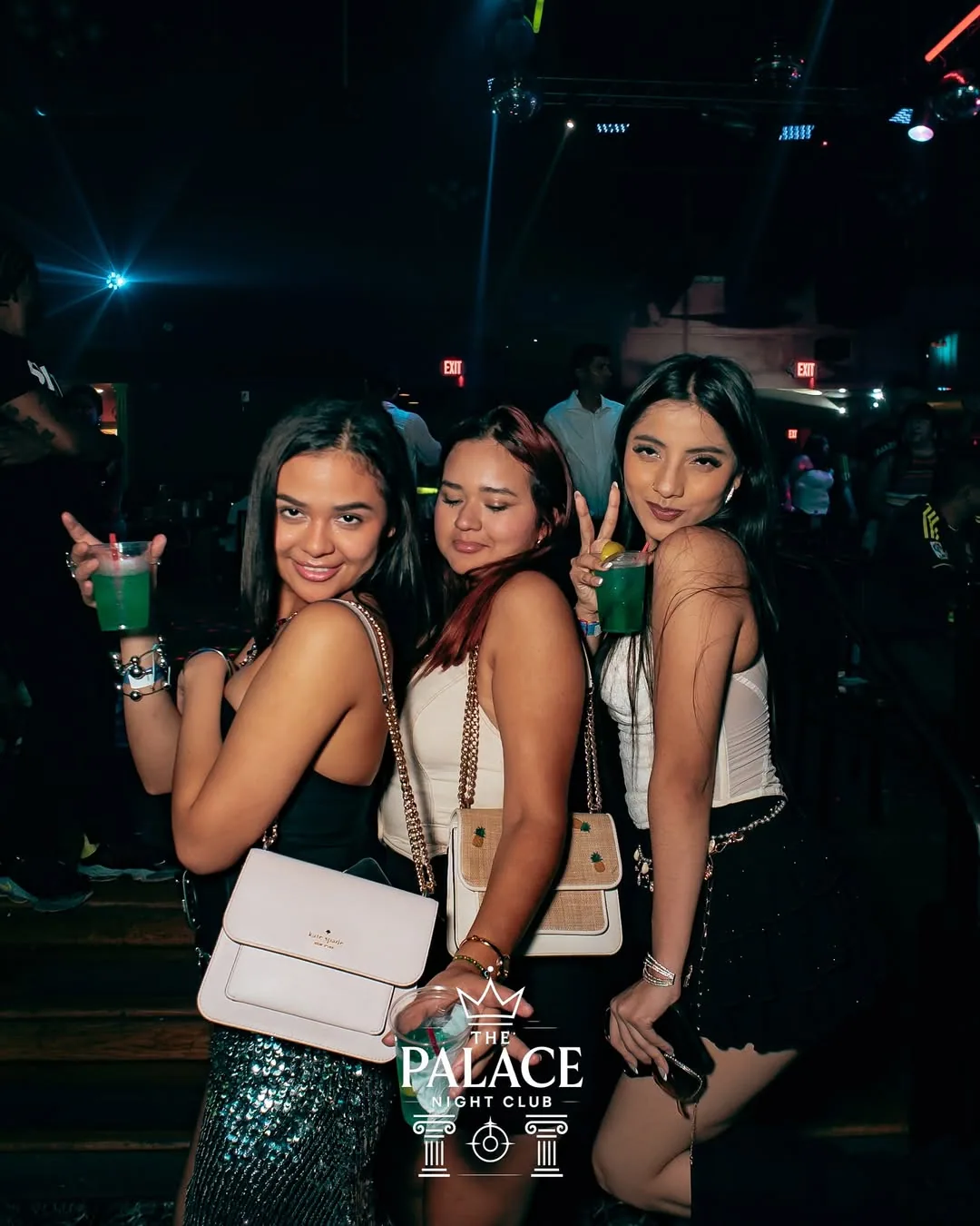 Noche con lista de invitados